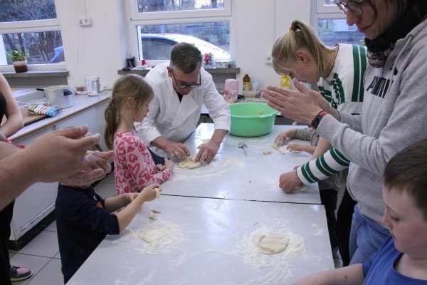 2026-03-23 Osterbrot (16)