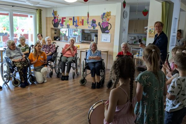 2025-06-18 Kozert im Altenheim (8)